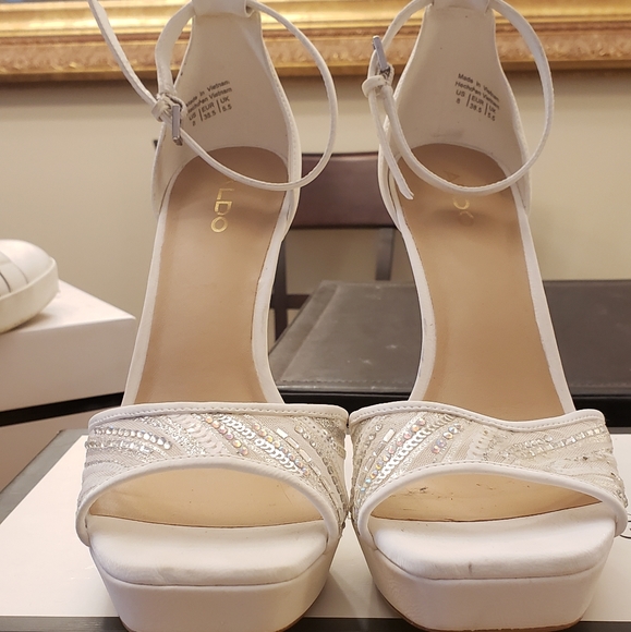 ALDO white bling stiletto heels, size 8, heels approx 4 inches vg pre-owned cond - Picture 2 of 6
